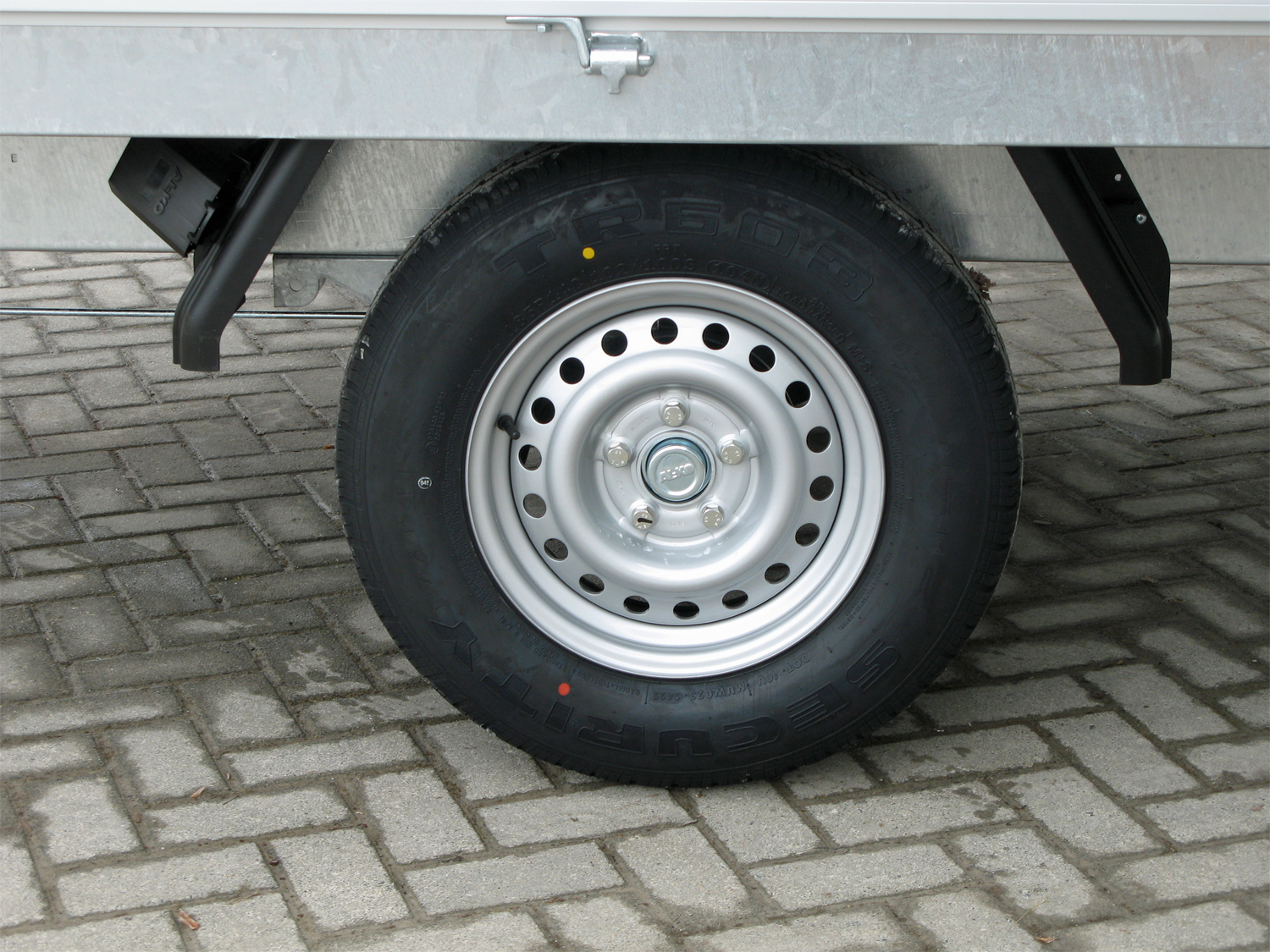 Hapert Azure H-1 - 750 - 2600 x 1500 – Bereifung 185/70R13 – Bild 13