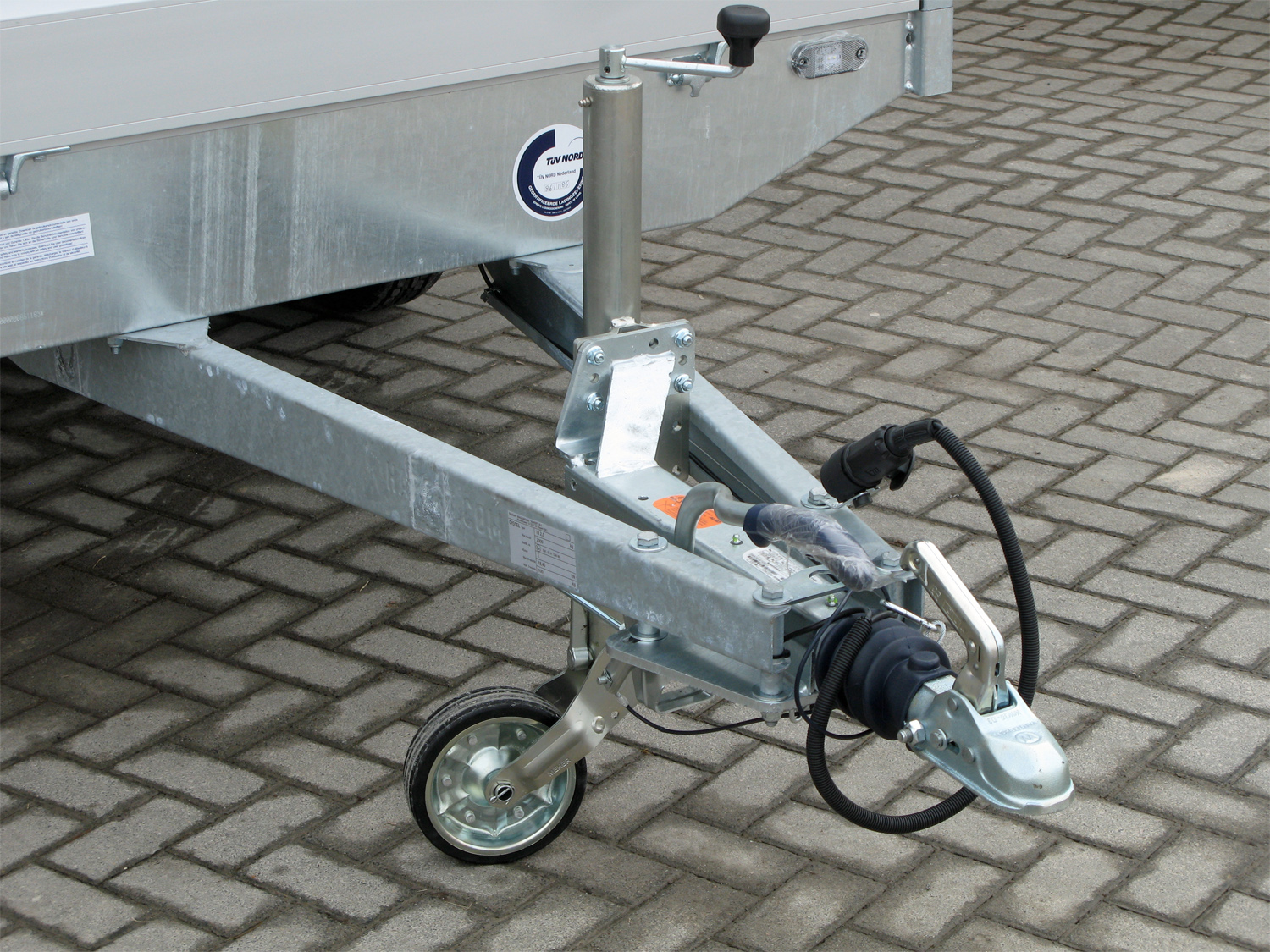 Hapert Azure H-1 - 1500 - 2600 x 1500 – Bereifung 185R14C – Bild 8