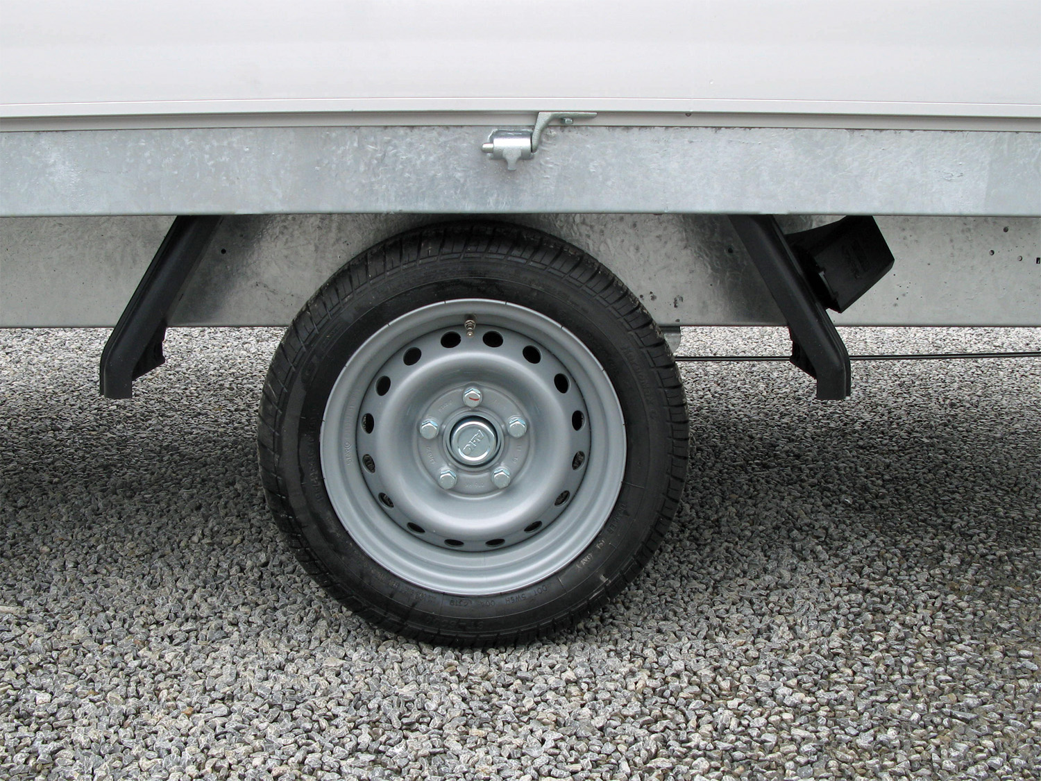 Hapert Azure H-1 - 1800 - 2800 x 1800 – niedriges Fahrwerk - 100 km/h – Bild 5