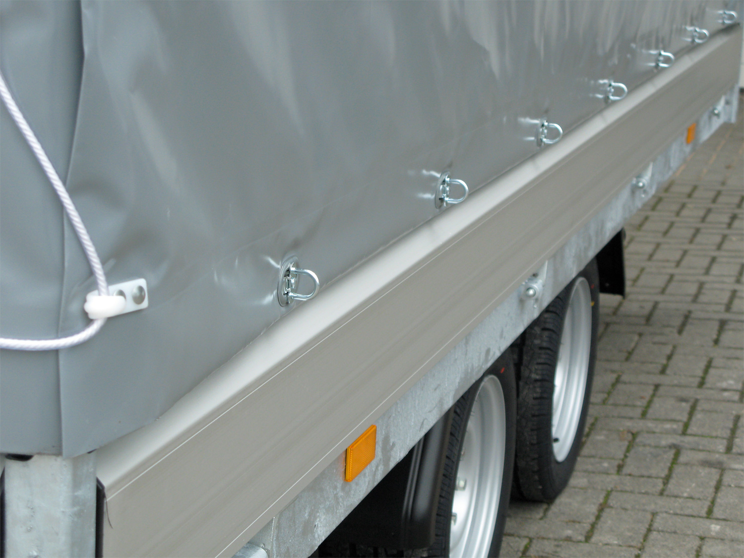 Hapert Azure H-2 - 2700 - 4050 x 2000 Aktionsmodell – 2000 mm Hochplane – Bild 6