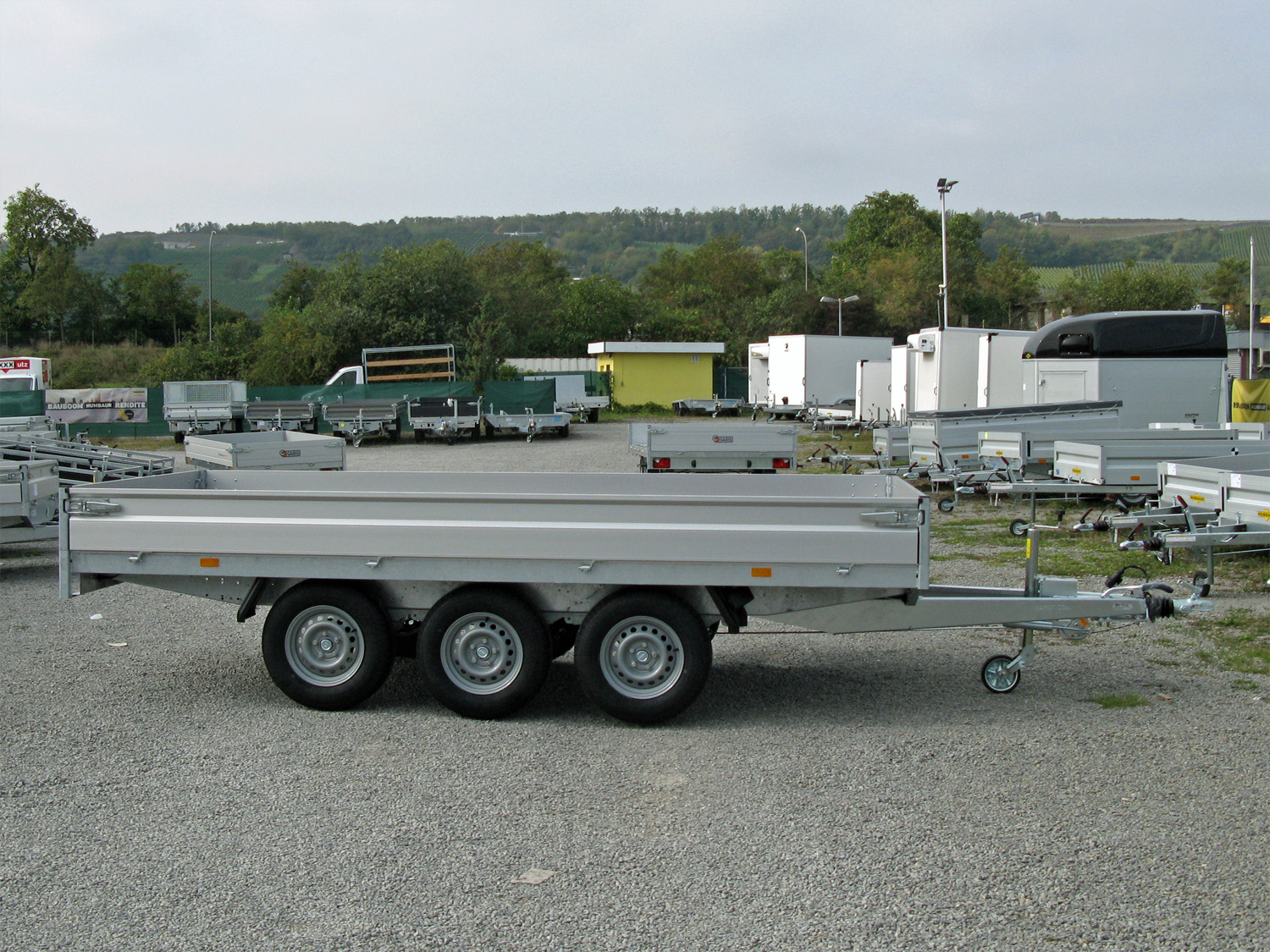 Hapert Azure H-3 - 3500 - 4550 x 2400 3 Achser – Parabelfederung – Bild 9