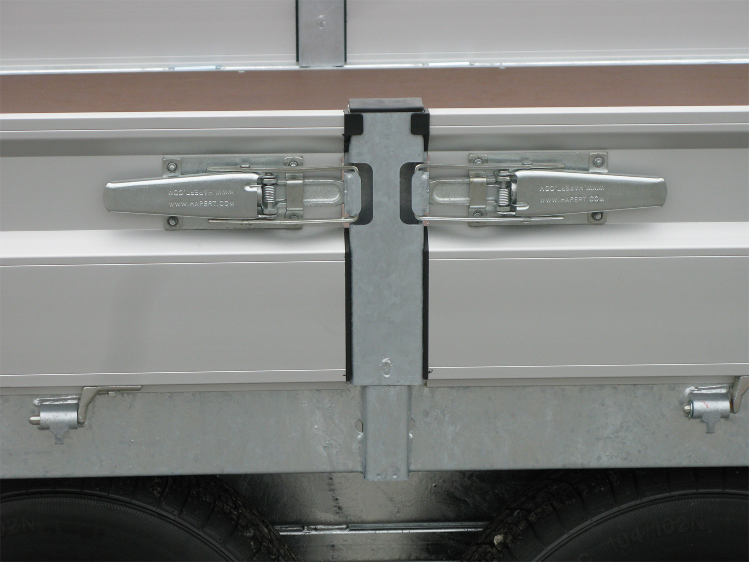 Hapert Azure H-2 - 3500 - 6050 x 2200 Parabelfederung – Niedriges Fahrwerk – Bild 8