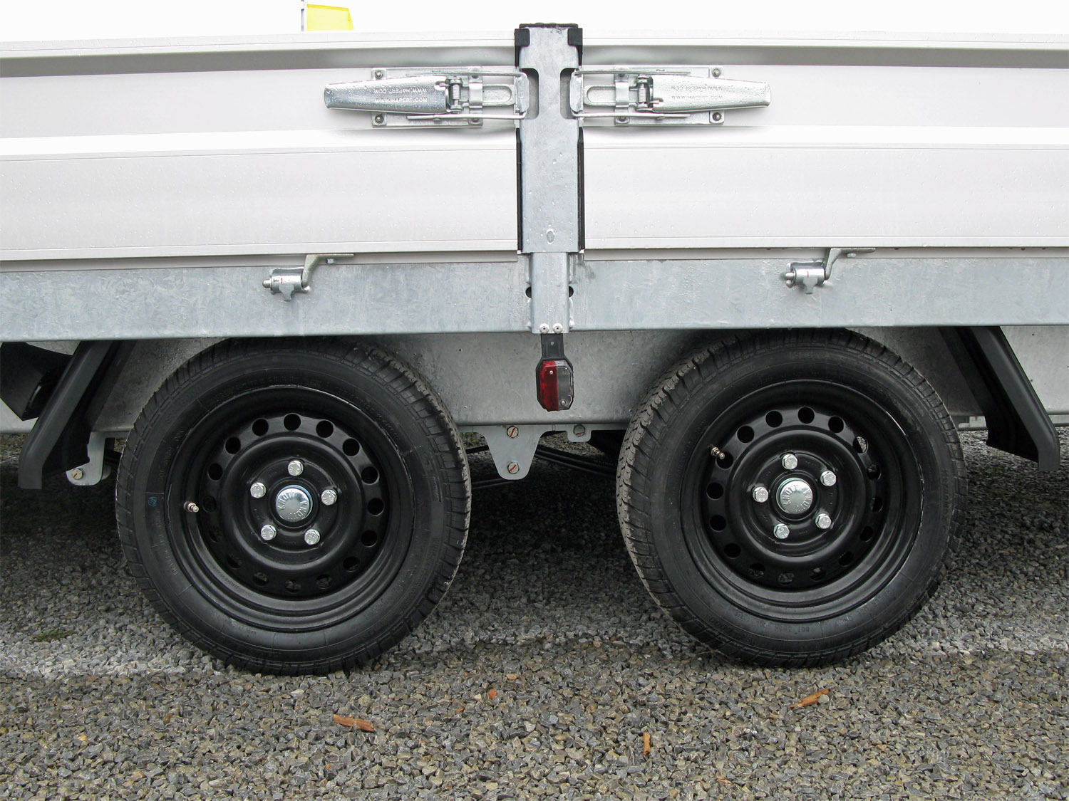 Hapert Indigo HT-2 - 3500 - 5050 x 2210 Kipphydraulik, Parabelfederung, Rampe – Bild 8