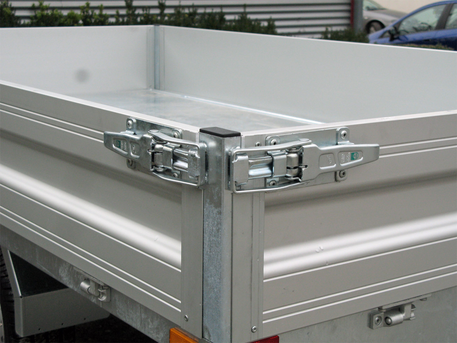 Humbaur HUK 272715 Handpumpe und FLEXePump – Bild 5