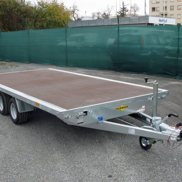 Humbaur Universal 3000 Seilwinde und Auffahrbohlen