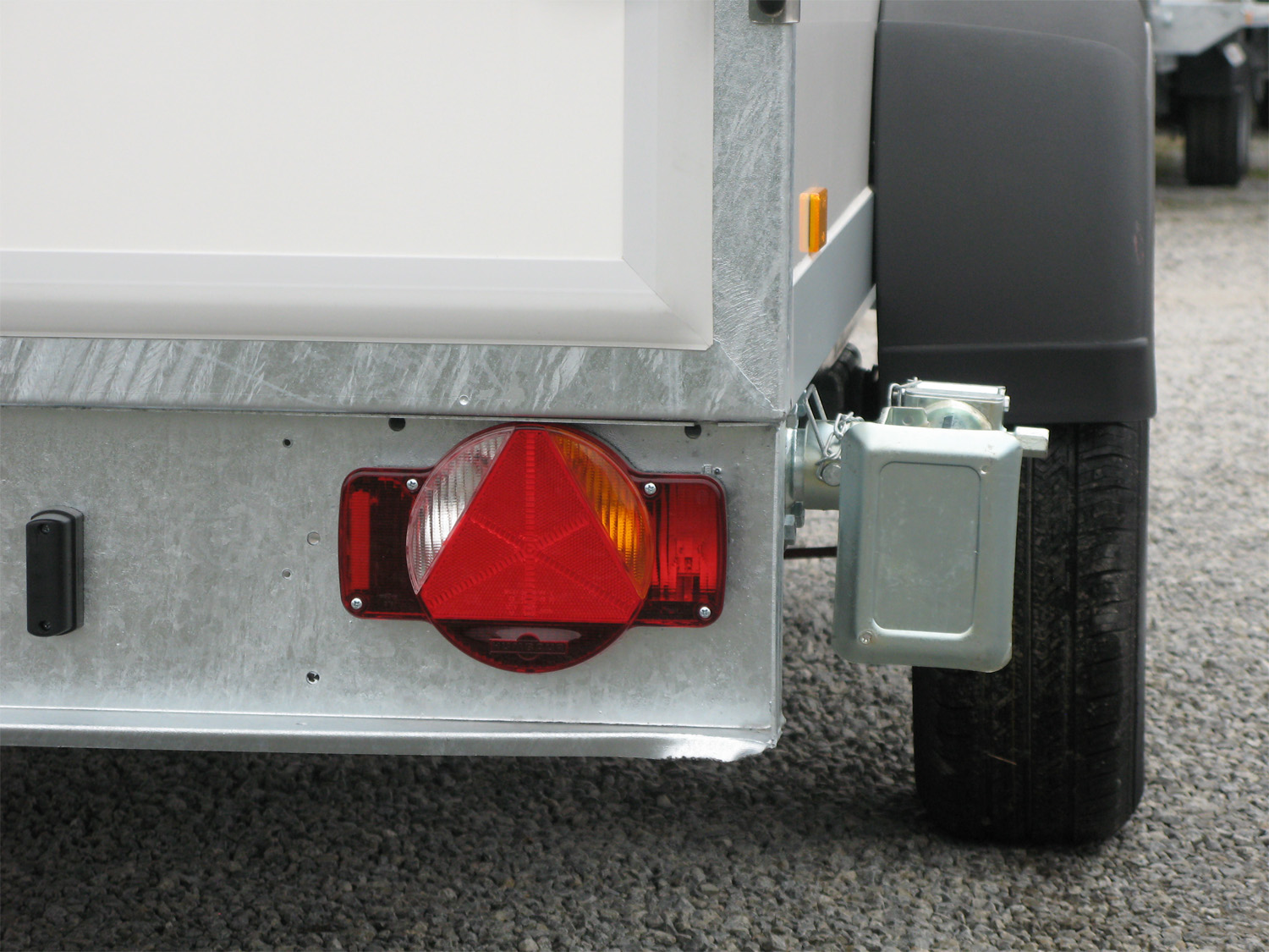 Humbaur HGK 13 27 16 - 21 PF60 Deluxe Kühlanhänger mit hochwertiger Isolierung – Bild 6