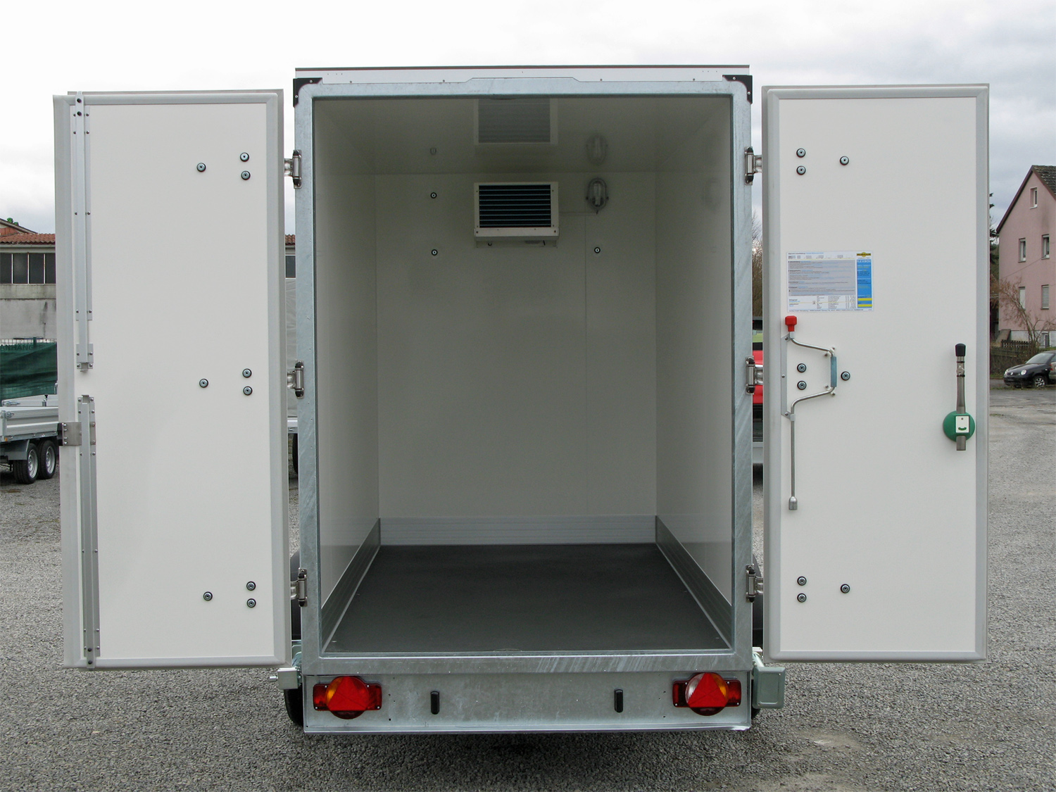 Humbaur HGK 13 27 16 - 21 PF60 Deluxe Kühlanhänger mit hochwertiger Isolierung – Bild 2