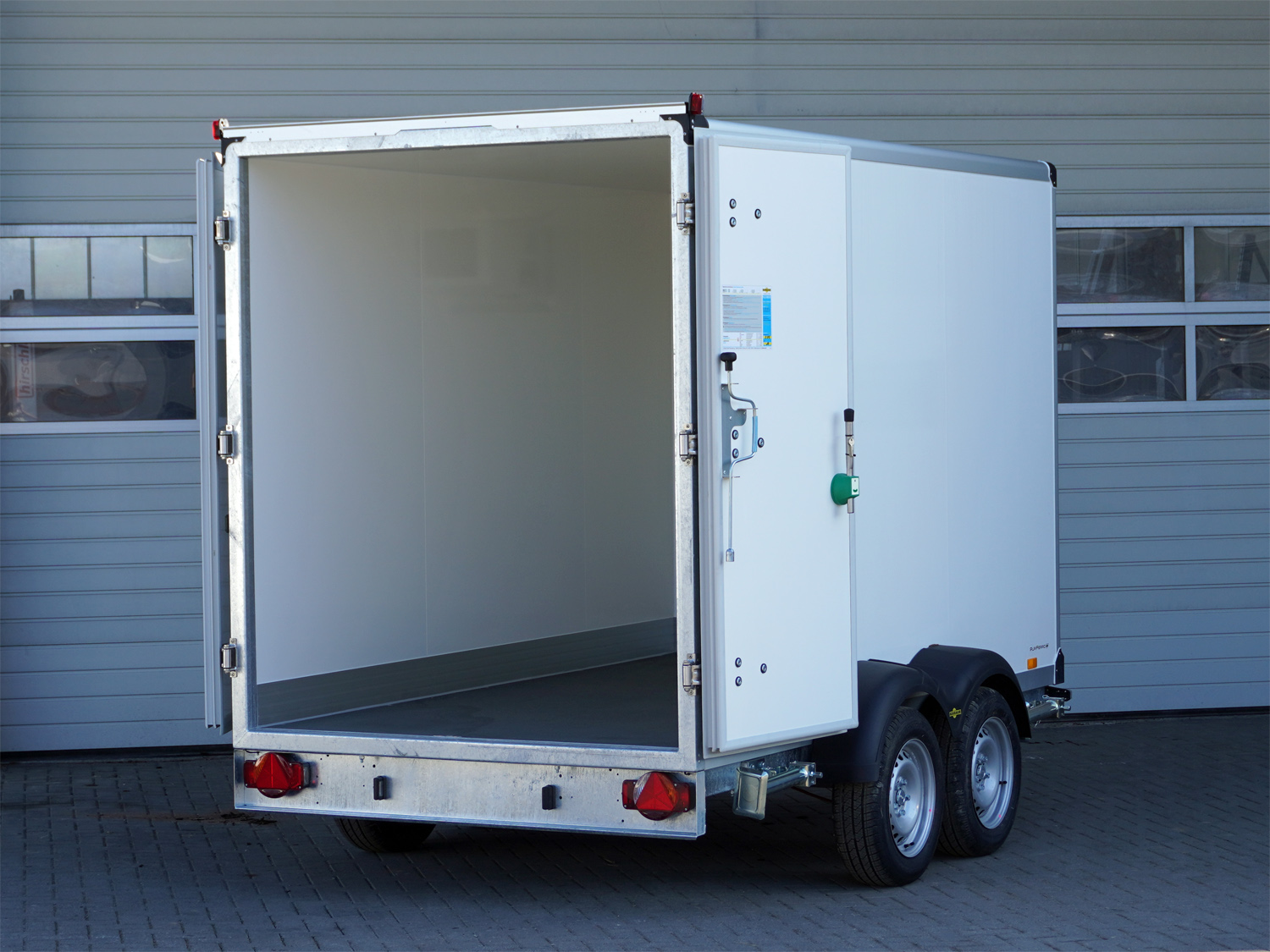 Humbaur HGK 25 32 18 - 21 PF60 Deluxe Tandem-Kühlkoffer mit hochwertiger Isolierung – Bild 10