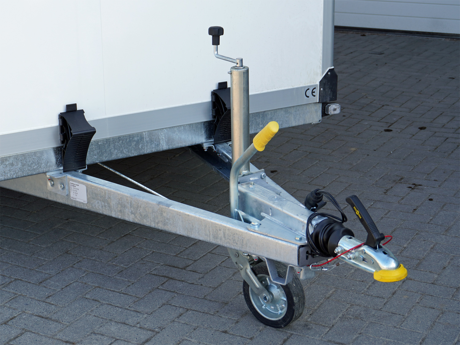 Humbaur HGK 25 32 18 - 21 PF60 Deluxe Tandem-Kühlkoffer mit hochwertiger Isolierung – Bild 5