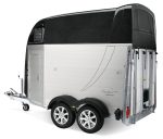 Humbaur Xanthos Aero 2700 Aerodynamischer Bug | EquiDrive® PLUS Fahrwerk – Bild 2