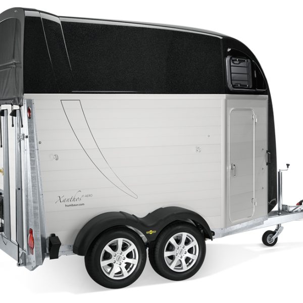 Humbaur Xanthos Aero 2700 S Aerodynamischer Bug | EquiDrive® PLUS S Fahrwerk