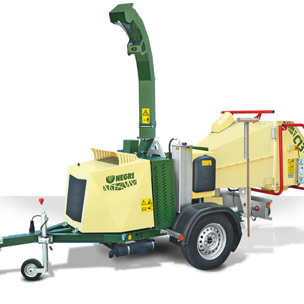 NEGRI Holzhäcksler C13 / Benzin- oder Diesel-Häcksler mit Straßenfahrwerk
