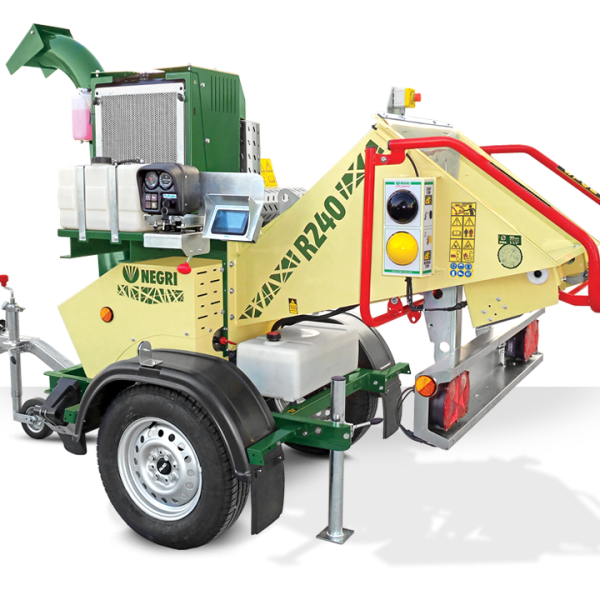 NEGRI Biohäcksler R240 / Benzin- oder Diesel-Häcksler mit Straßenfahrwerk