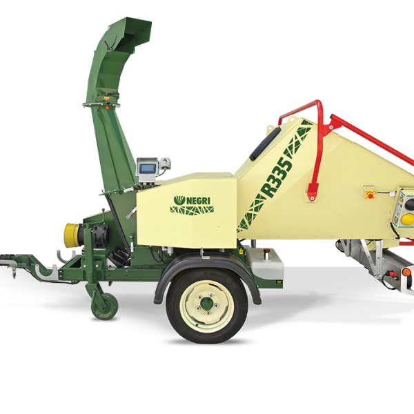 NEGRI Biohäcksler R335 / Häcksler mit Straßenfahrwerk für Traktor